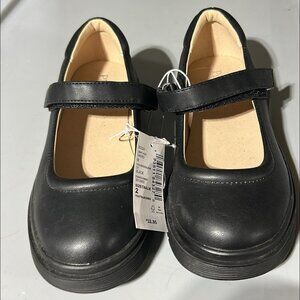 Place Little Girls Shoes. NWT